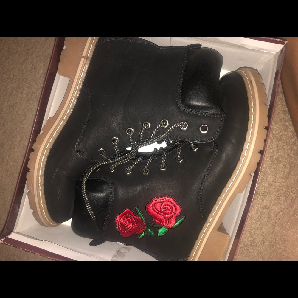Forever boots really cute !! N warm 🥰 never worn